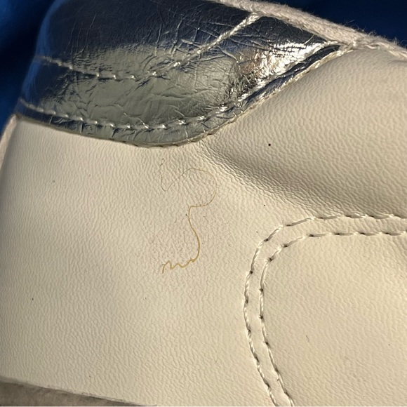 NWOB 8.5 Steve Madden Zooma Star distressed sneakers - Picture 6 of 11